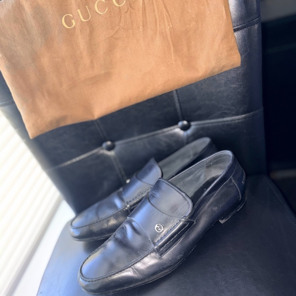 Men's Vintage Black Gucci Loafers with Bag